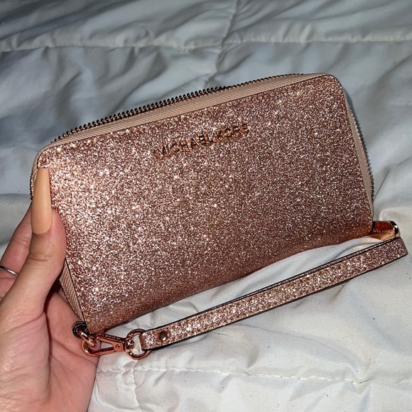 Michael Kors Handbags - Michael Kors Wallet